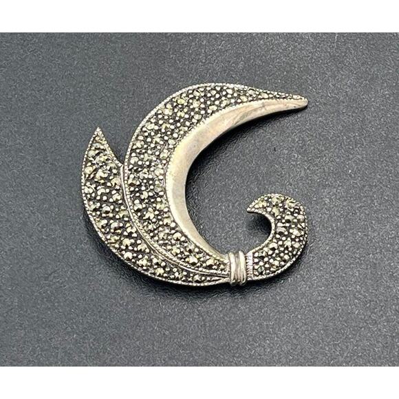 Vintage Mid-Century Modernist SU Sterling Marcasite Scroll Ribbon Leaf Brooch - Picture 2 of 15